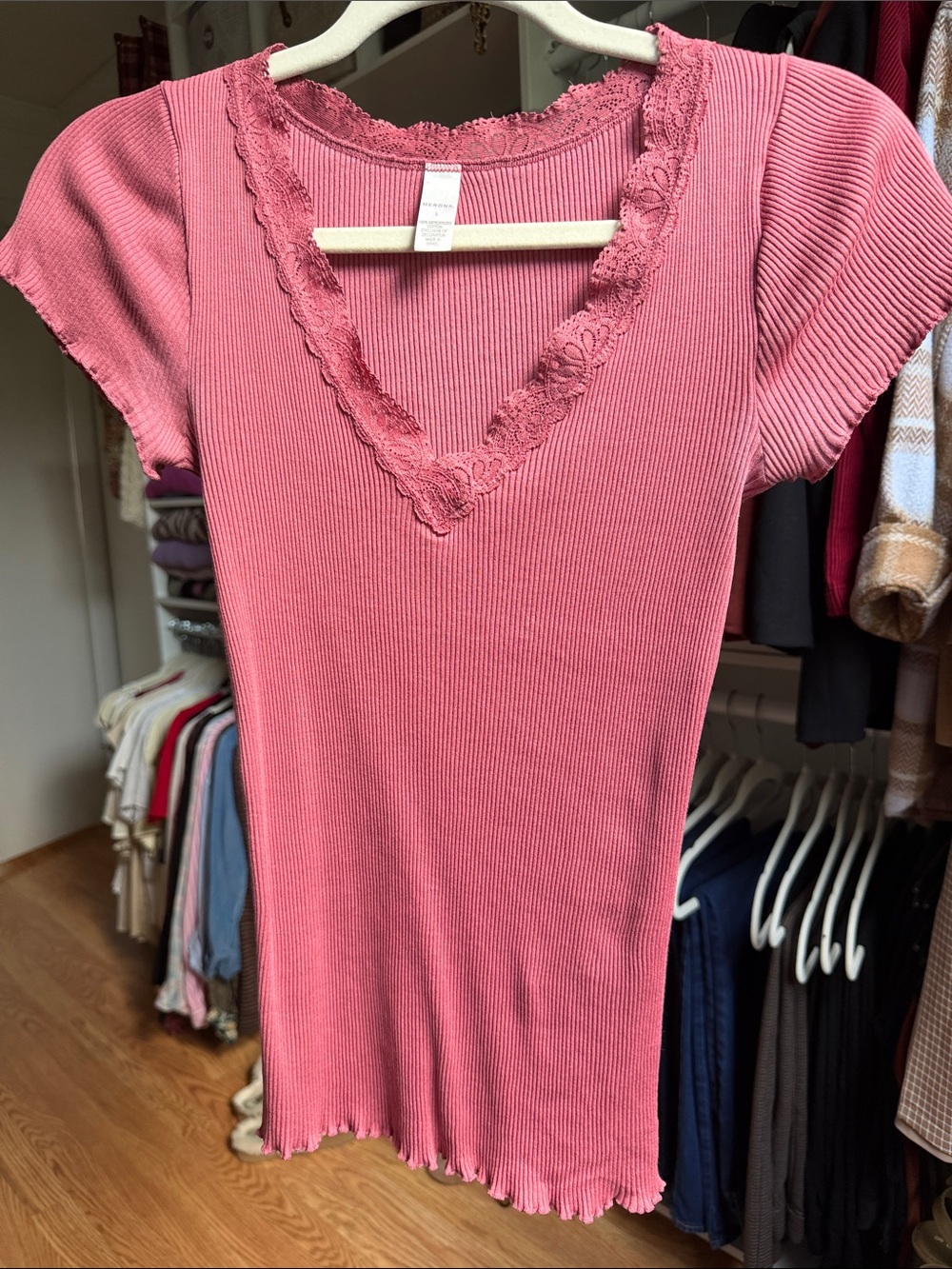 Merona Mercerized Cotton Pink Ribbed Lace-Trim V-Neck Top- women’s size L